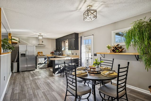 514 W 3rd Ave, Hohenwald, TN 38462