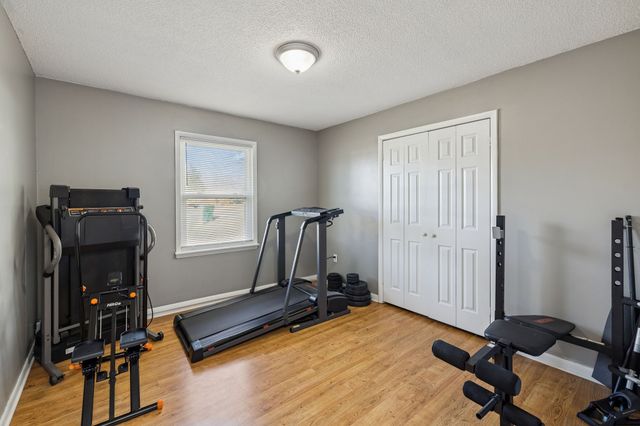 514 W 3rd Ave, Hohenwald, TN 38462