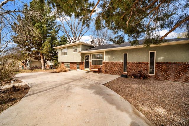 1123 Candytuft Blvd, Pueblo, CO 81001