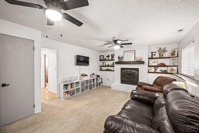 1123 Candytuft Blvd, Pueblo, CO 81001