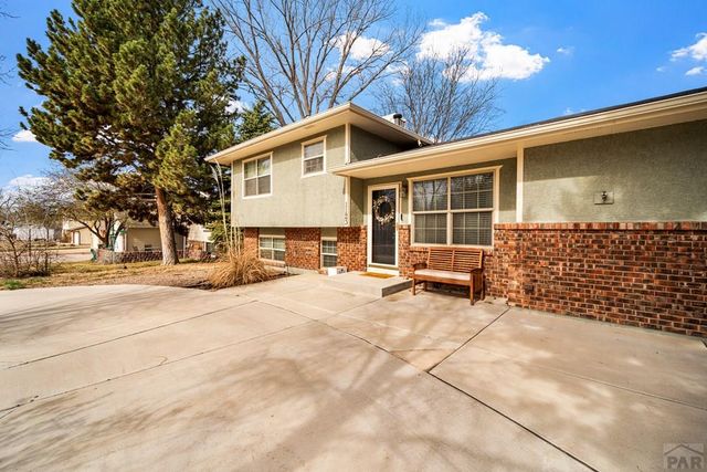 1123 Candytuft Blvd, Pueblo, CO 81001