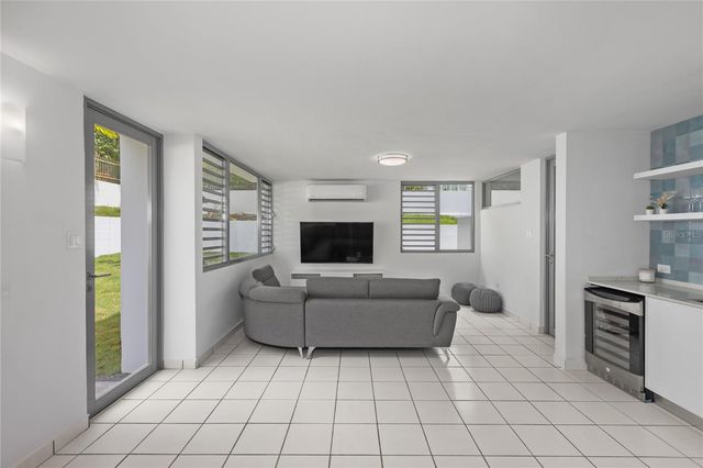 52 CAPRI STREET, San Juan, PR 00926