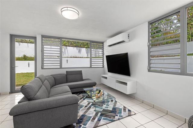 52 CAPRI STREET, San Juan, PR 00926