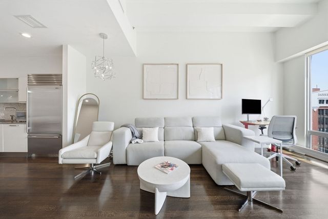 360 Newbury St 508, Boston, MA 02115