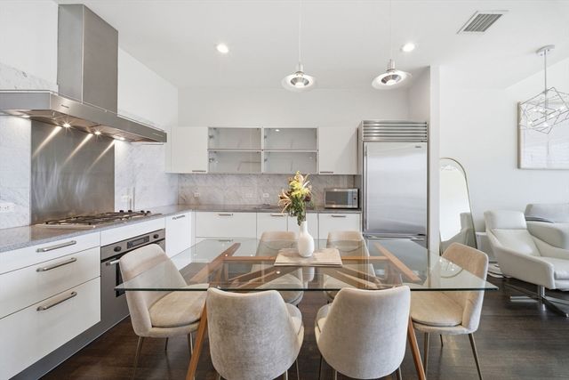 360 Newbury St 508, Boston, MA 02115