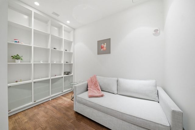 360 Newbury St 508, Boston, MA 02115