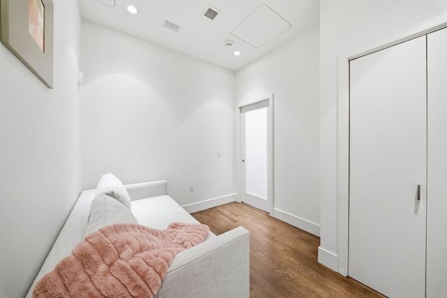 360 Newbury St 508, Boston, MA 02115