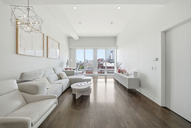 360 Newbury St 508, Boston, MA 02115