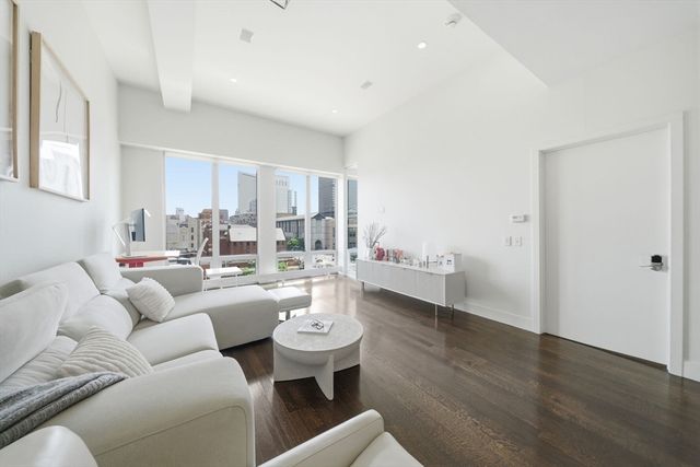 360 Newbury St 508, Boston, MA 02115