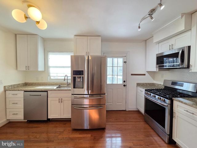 2344 HUNTER PL SE, Washington, DC 20020