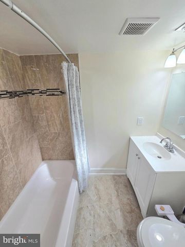 2344 HUNTER PL SE, Washington, DC 20020