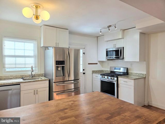 2344 HUNTER PL SE, Washington, DC 20020