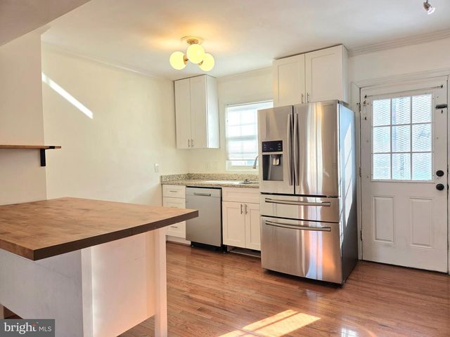 2344 HUNTER PL SE, Washington, DC 20020