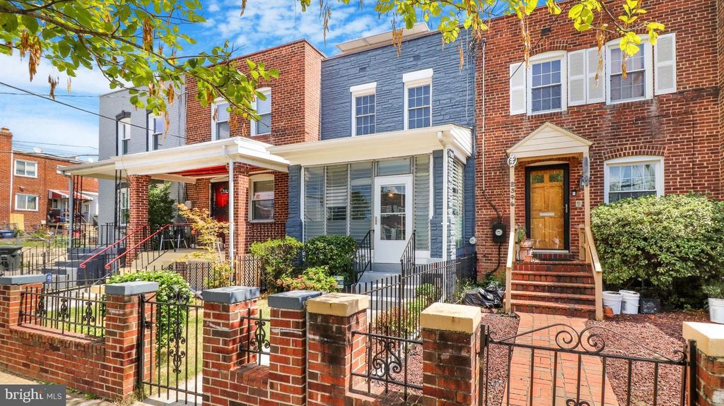 2344 HUNTER PL SE, Washington, DC 20020