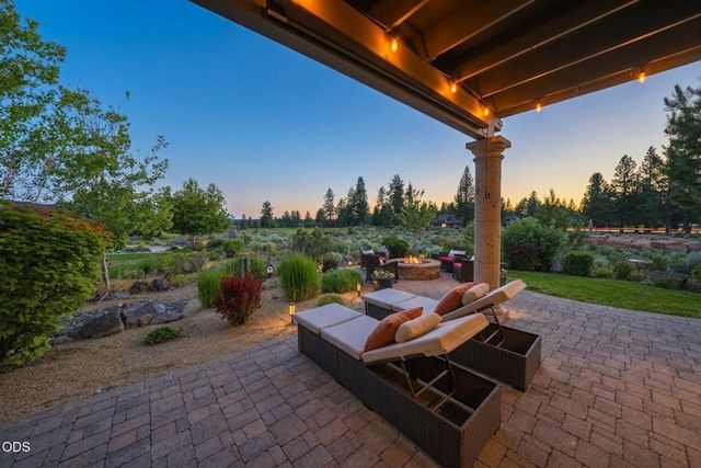 19372 Seaton Loop, Bend, OR 97702