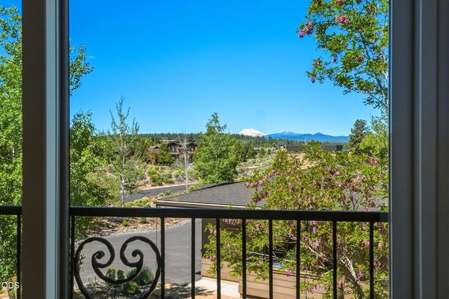 19372 Seaton Loop, Bend, OR 97702