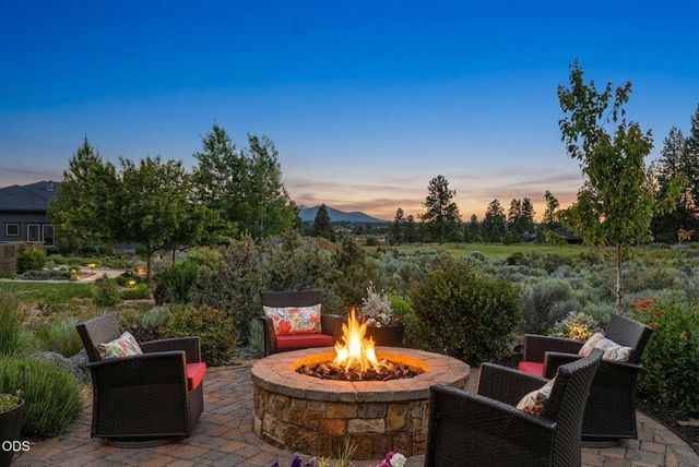 19372 Seaton Loop, Bend, OR 97702