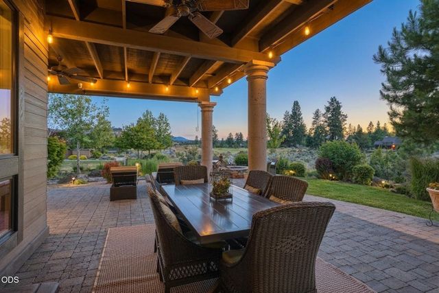 19372 Seaton Loop, Bend, OR 97702