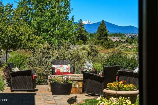 19372 Seaton Loop, Bend, OR 97702