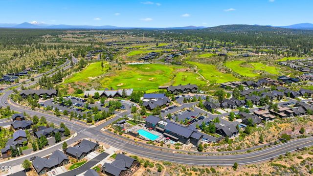 19372 Seaton Loop, Bend, OR 97702