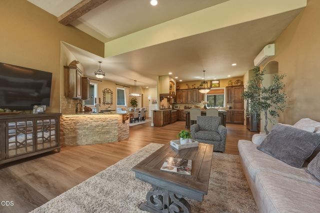 19372 Seaton Loop, Bend, OR 97702