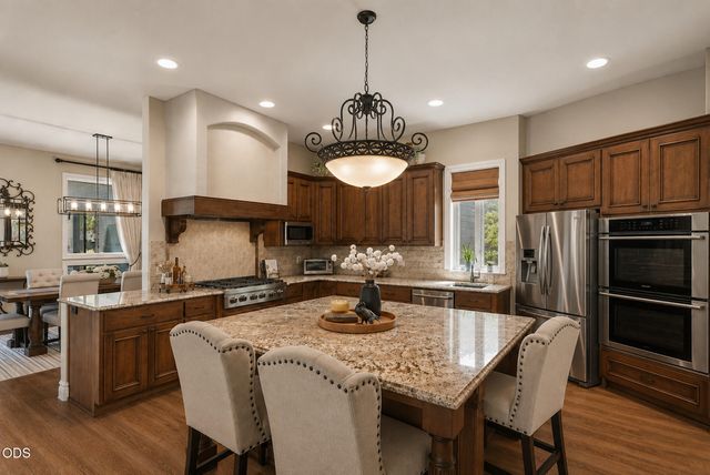 19372 Seaton Loop, Bend, OR 97702