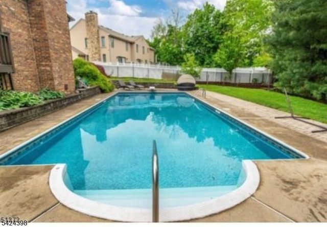 8 Danielle Dr, Wayne Twp., NJ 07470