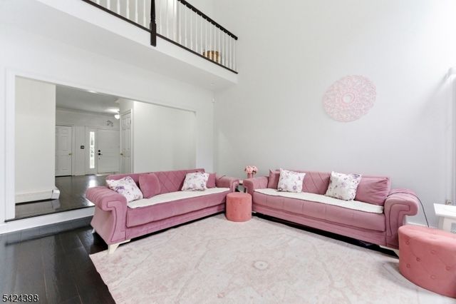 8 Danielle Dr, Wayne Twp., NJ 07470