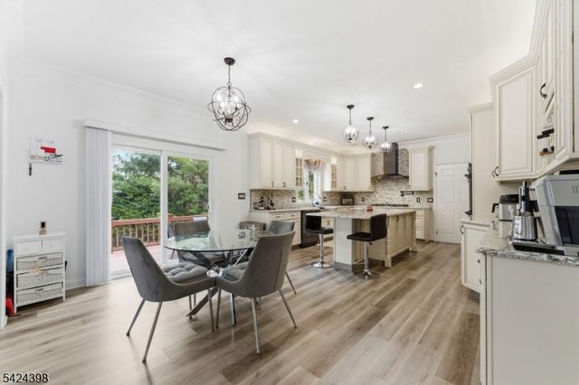 8 Danielle Dr, Wayne Twp., NJ 07470