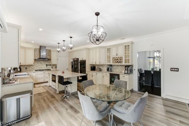 8 Danielle Dr, Wayne Twp., NJ 07470