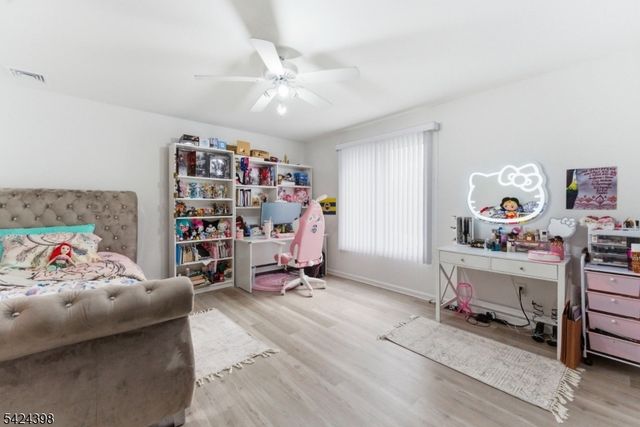 8 Danielle Dr, Wayne Twp., NJ 07470