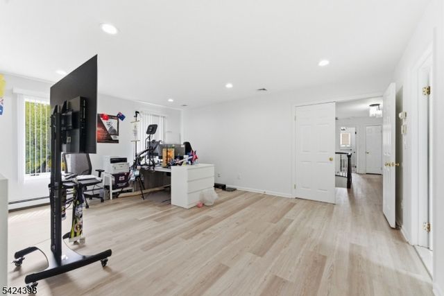 8 Danielle Dr, Wayne Twp., NJ 07470