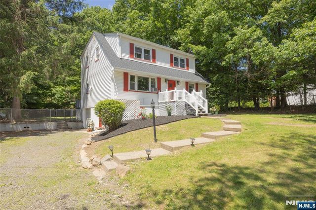 39 Broadway, West Milford, NJ 07480