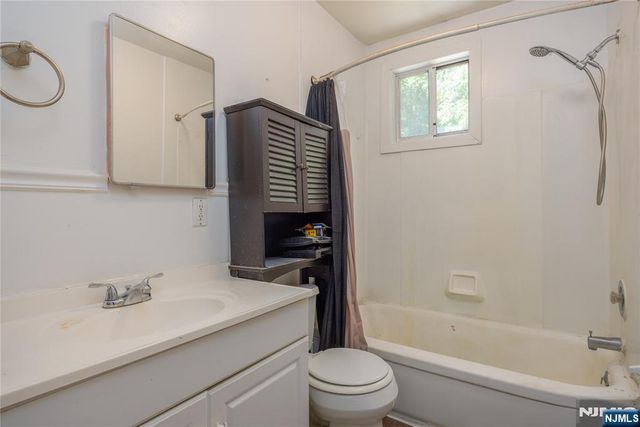 39 Broadway, West Milford, NJ 07480