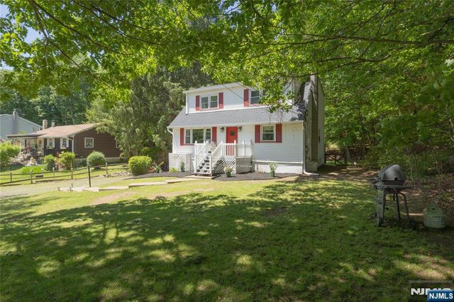39 Broadway, West Milford, NJ 07480