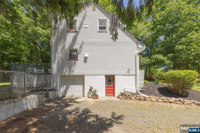 39 Broadway, West Milford, NJ 07480