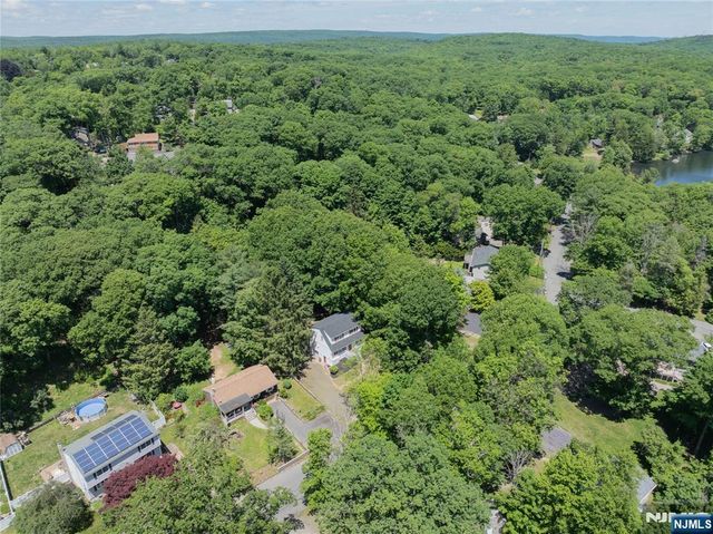 39 Broadway, West Milford, NJ 07480