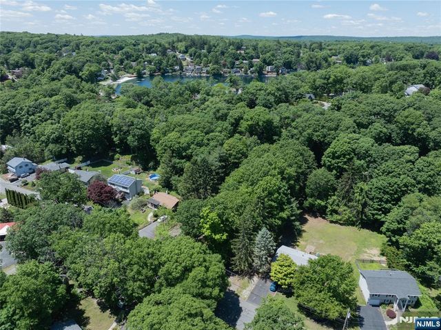 39 Broadway, West Milford, NJ 07480