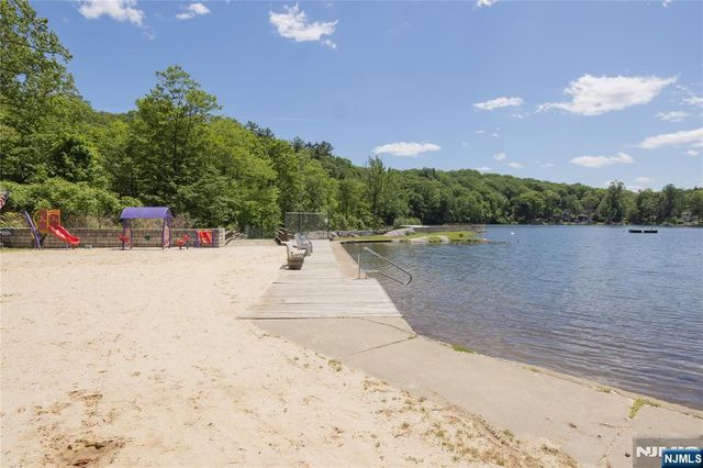 39 Broadway, West Milford, NJ 07480