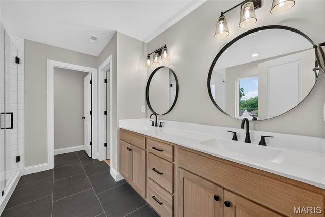 8741 Magdalen Avenue, St Louis, MO 63144