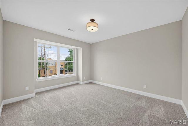 8741 Magdalen Avenue, St Louis, MO 63144