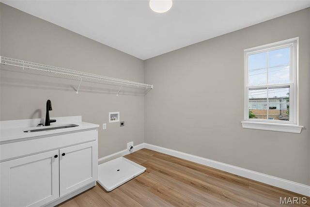 8741 Magdalen Avenue, St Louis, MO 63144