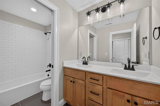 8741 Magdalen Avenue, St Louis, MO 63144