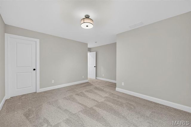 8741 Magdalen Avenue, St Louis, MO 63144