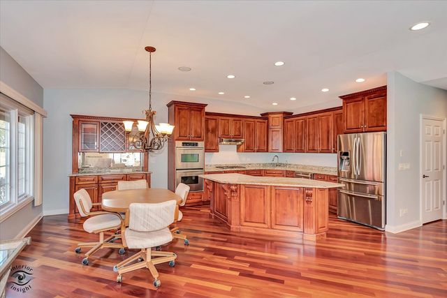 18740 Kestrel Avenue, Mokena, IL 60448