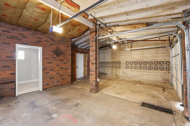 2378 W 5900 S, Roy, UT 84067