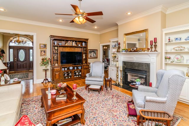 110 Saratoga Drive, Frankfort, KY 40601