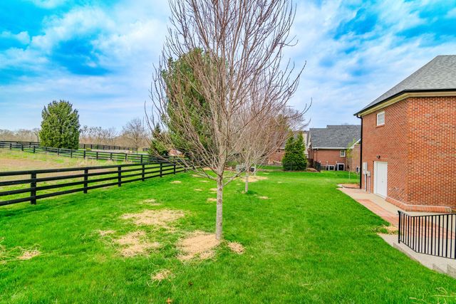 110 Saratoga Drive, Frankfort, KY 40601