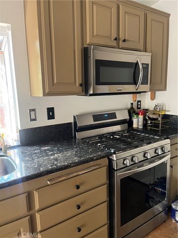 32730 Royal Oak Lane, Lake Elsinore, CA 92530
