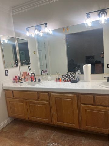 32730 Royal Oak Lane, Lake Elsinore, CA 92530
